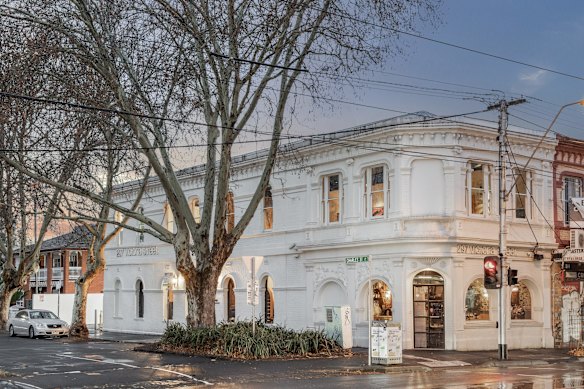 297 Victoria Street was jointly owned by Dustin Martin and Ralph Carr.