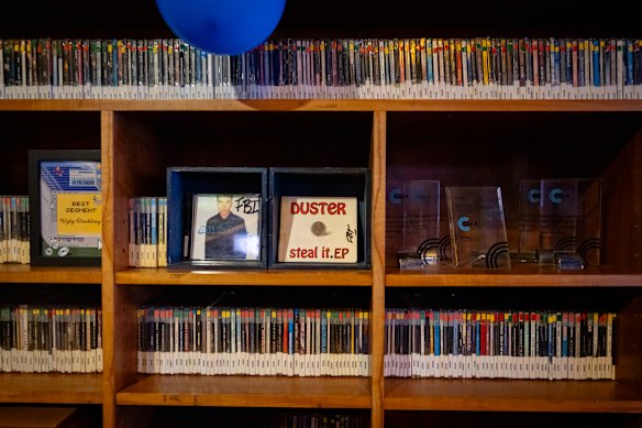 smh.com.au - Kayla Olaya - In a world of AI slop, young Sydneysiders are turning to community radio