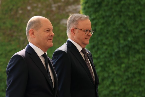 Премьер-министр Энтони Альбанезе и канцлер Германии Олаф Шольц встретились в понедельник в Берлине.