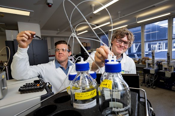 Dr Simon Cobbold (left) and Professor David Komander at WEHI have added a new layer of knowledge to how our body regulates sugar.