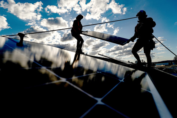 Rooftop solar is helping renewable energy capture a record share of the generation mix.