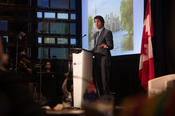 Kanada Başbakanı Justin Trudeau Salı günü Toronto'da düzenlenen Avustralya-Kanada Ekonomik Liderlik Forumu'nda konuşuyor.