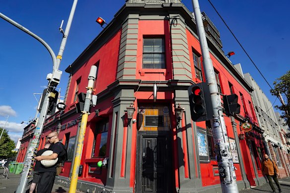 The Gasometer, or the “Gaso” is back, but it’s now called the Smith St Hotel and overseen by Pickett. 