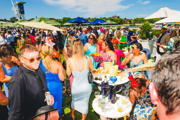 Racing fans are soaking up the sun out at Randwick.