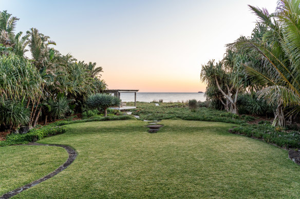 The beach shack is set on a double beachfront block of 1922 square metres.