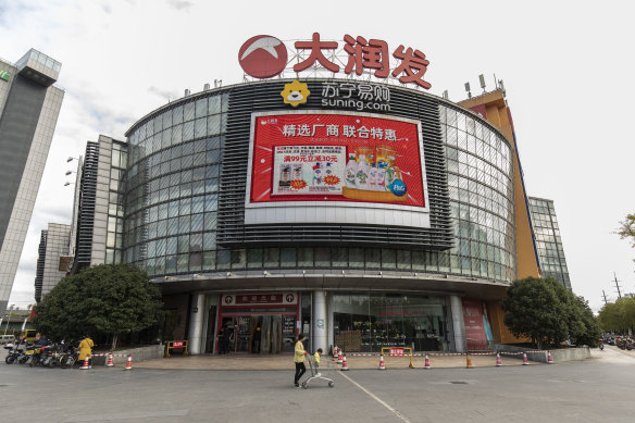 An increasing number of shoppers are staying away from Chinese shopping districts as sudden store closures become the new normal.