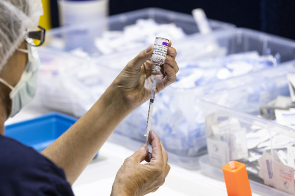 Large Australian companies will soon help speed up the vaccine rollout by immunising their own staff and relatives of workers.