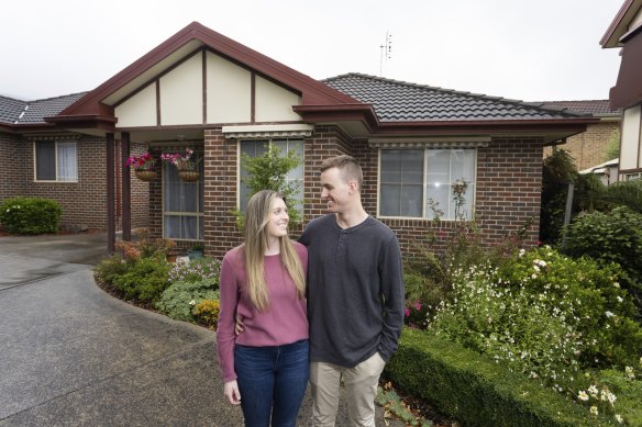 Nathan and Courtney Cuss sold their Ferntree Gully unit in just 10 days.