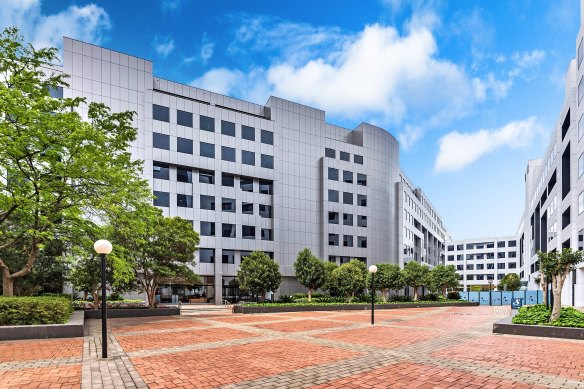 Lendlease-managed APPF has sold the office tower at 25 Constitution Ave in Canberra for $115.10 million.