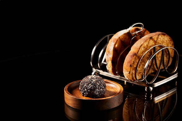 La trufa, una alternativa vegetal a las frutas cárnicas, en la cena de Heston Blumenthal.