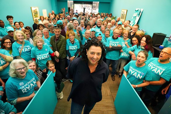Monique Ryan and supporters at her campaign headquarters on Sunday.