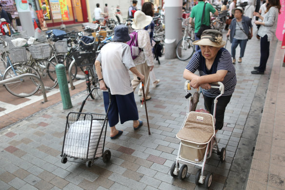 Researchers said they haven’t found a cure for Parkinson’s, but will be able to tell if a drug is slowing the disease by studying metrics captured by wearable devices worn by the elderly.