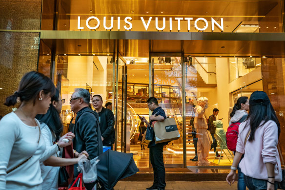 Chinese shoppers are splurging on luxury items after coming out of the world’s strictest lockdowns.