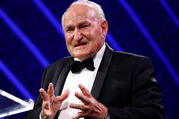 Australian Football Hall of Fame Legend Bill Walker gave a legendary speech.