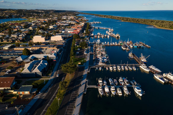 The popular tourism town of Lakes Entrance is grappling with a desperate shortage of workers and rental properties. 