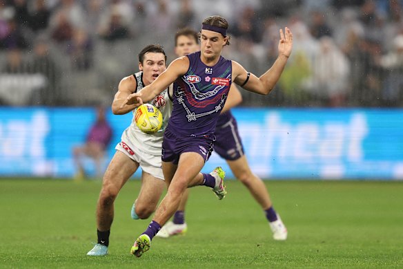 Murphy Reid has signed a two-year contract extension with the Fremantle Dockers.
