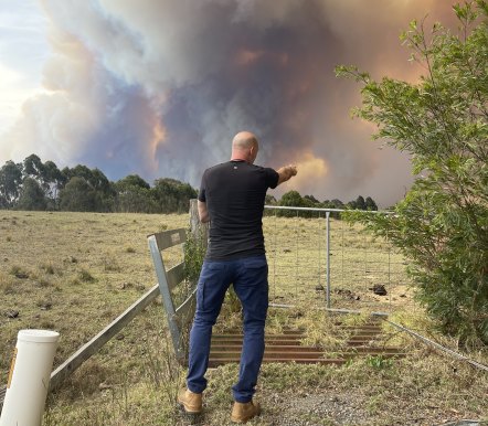 Steve Mazabow prepares to leave his property, Murrah Dream Retreat.