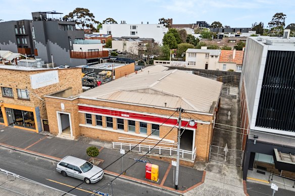 The post office at 330-332 Hawthorn Road, Caulfield South has a permit for a six-level apartment project.