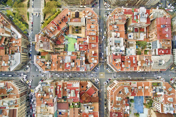 Barcelona has created pedestrian pockets called “superblocks”.