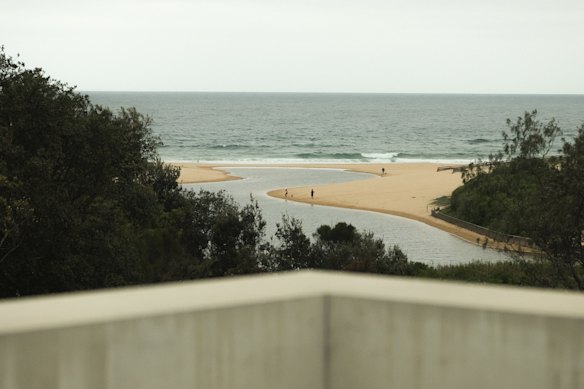 The house is a stone’s throw from Curl Curl Lagoon and has glimpses of the Pacific Ocean.
