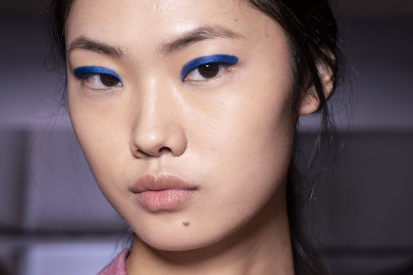 For a colourful statement, try one of this year’s biggest trends:
monochromatic make-up. 