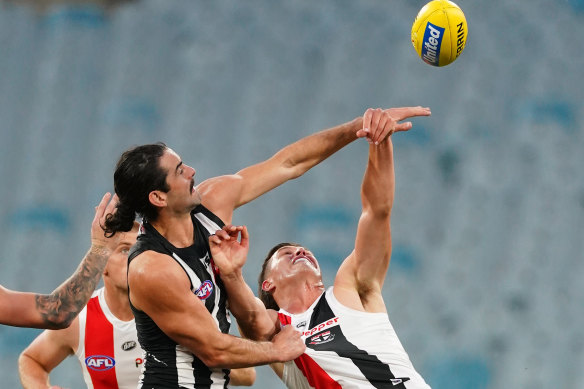 Brodie Grundy takes on St Kilda's Rowan Marshall during Collingwood's win at the MCG on Saturday.
