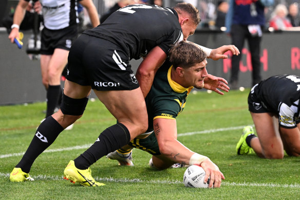 Zac Lomax scores a critical try in Christchurch.