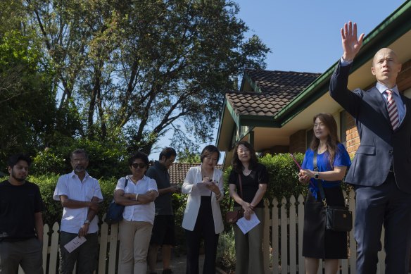 Sydney’s auction market was influenced by a challenging economic climate.