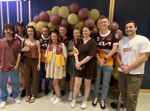 Excited fans at the Broncos Leagues Club in Red Hill for the 2023 decider.