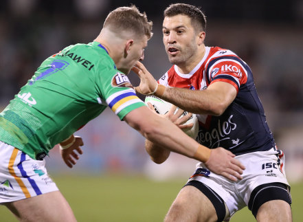 Fullback James Tedesco starred as the Roosters consolidated themselves in the top four.