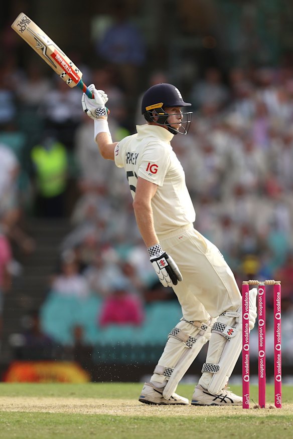Zac Crawley evades a delivery at the SCG. 