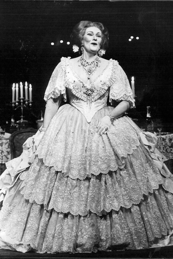 Joan Sutherland as Violetta in the Australian Opera’s production of La Traviata in 1981