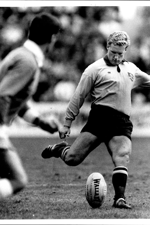 Michael Lynagh kicking against the British and Irish Lions in the third Test in 1989.