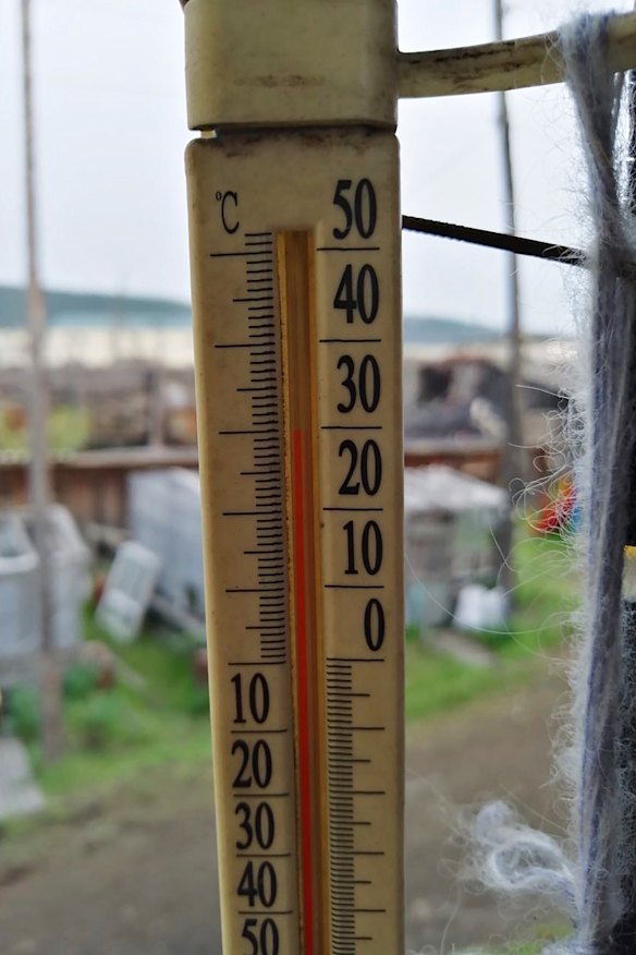 A thermometer shows 30 degrees in Verkhoyansk about 11pm on June 21.