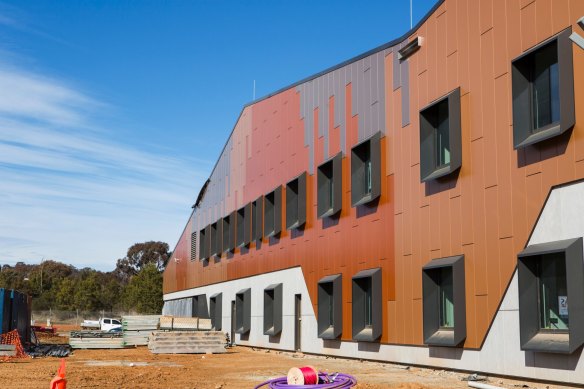 The University of Canberra Public Hospital was one major ACT project helping boost the local economy.  