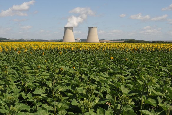 A reader questions the safety of France's nuclear reactor waste. 