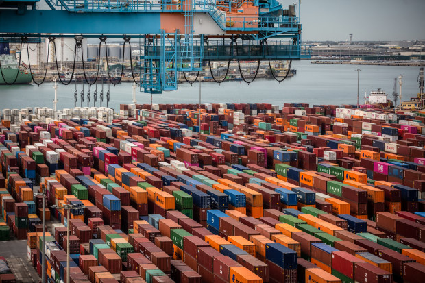 GLOBAL TRADE ISN T RETREATING IT S ADAPTING HERE S HOW visual data 3