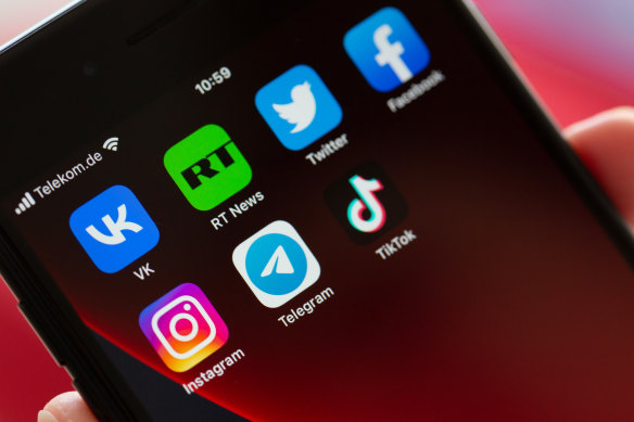 Instagram’s Twitter-like app is the latest salvo in the battle between the social media giants.