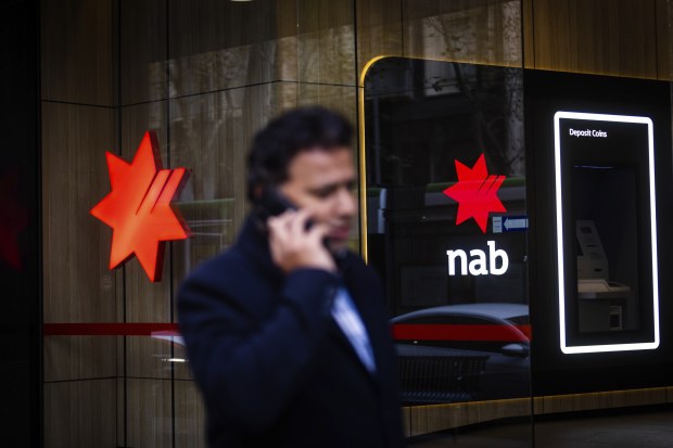 NAB ASX National Australia Bank earnings fall sends uneasy bank investors into panic shares slump