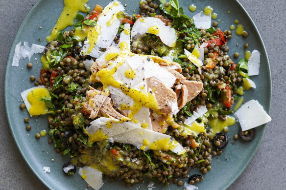 Lentil and tuna salad with honey-mustard dressing.