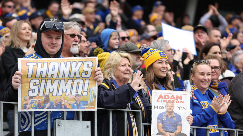 Simpson says goodbye as West Coast fans pay tribute