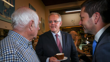 Prime Minister Scott Morrison and Opposition Leader Matthew Guy meet Pellegrini's co-owner Nino Pangrazio. 
