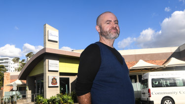 Problem gambler Stuart McDonald says he has been allowed to gamble at Darebin RSL despite being banned from the club under a self-exclusion program.