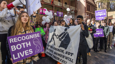 Supporters and opponents of the bill to decriminalise abortion rallied outside NSW Parliament during the week.