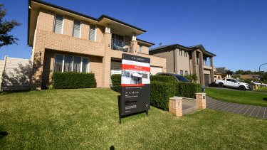 Are Sydney Property Prices Falling - Sydney Set For Another Year Of Falling House Prices Ft Property Listings / Brisbane house prices rising by 16% this year.