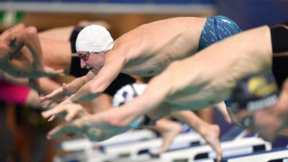 McLoughlin (centre) always strives to get the most out of his frame.