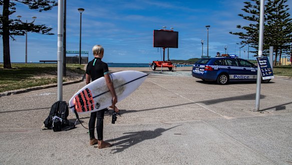 Police at Maroubra beach, Saturday, March 28. After opening the beach for a few hours, it was once again closed.