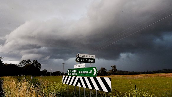 Violent storms with torrential rain near the Mudgee region today.