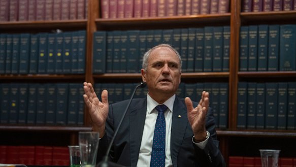 Former Treasury secretary Ken Henry has urged the government to move quickly to set up a national integrity commission.