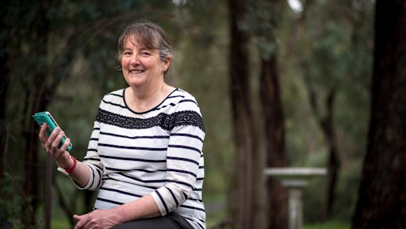 Jenny Adams video calls Sara once a week to speak English and says she's in awe of the 80-year-old's determination.